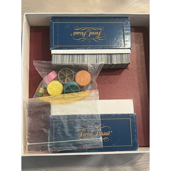 Trivial Pursuit Master Game Genus Edition 1981 Vintage Genius Trivia - BROKEN - Picture 3 of 3